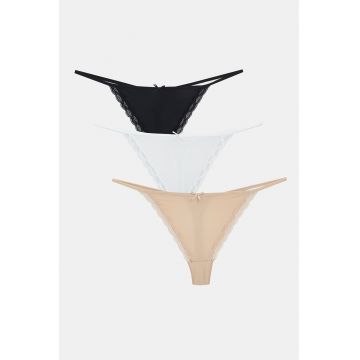 Set de chiloti tanga cu detalii din dantela - 3 perechi