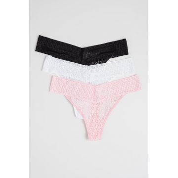 Set de chiloti tanga cu dantela - 3 perechi