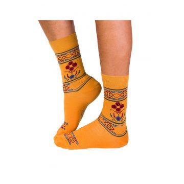 Sosete din Lana cu Motive Traditionale Ocru