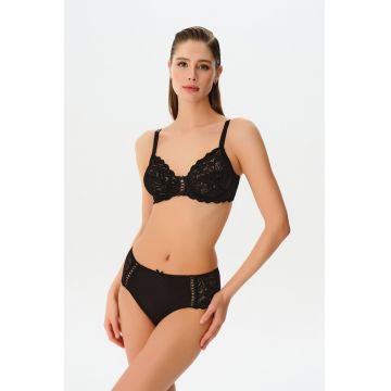 Chiloti cu talie inalta si insertii din dantela