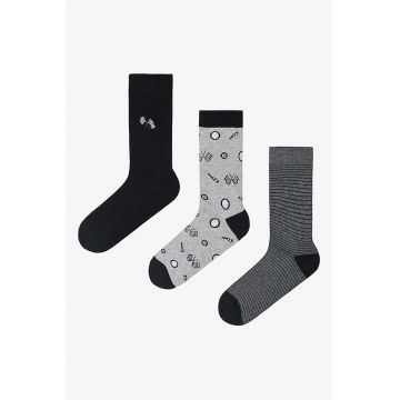 Set de sosete lungi cu diverse modele - 3 perechi