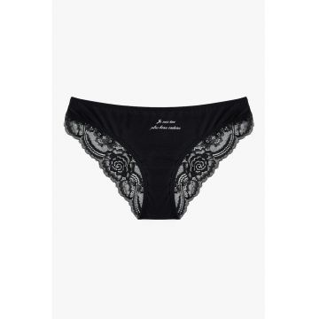 Chiloti si garnituri de dantela si text