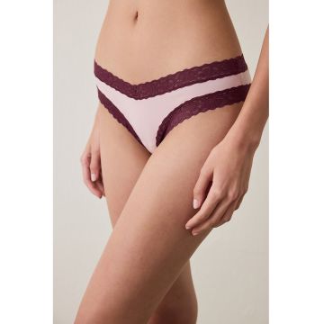 Chiloti brazilieni cu garnituri de dantela