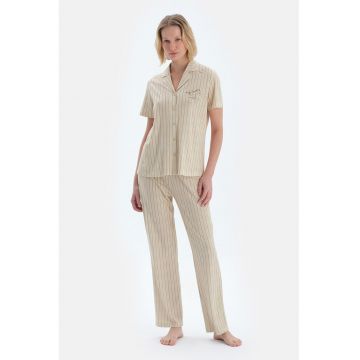 Pijama din amestec de modal cu model in dungi si maneci scurte - Galben pal/Maro inchis