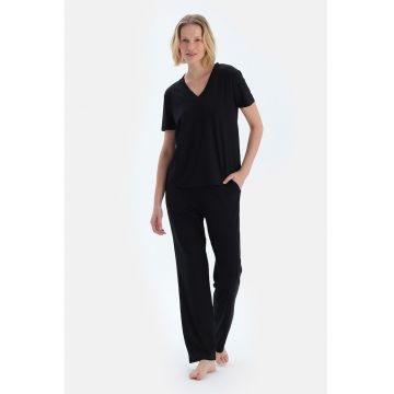 Pijama uni cu decolteu in V - Negru