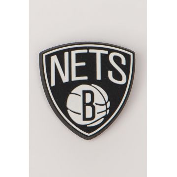 Talisman pentru saboti Jibbitz NETS Team - Alb/Negru