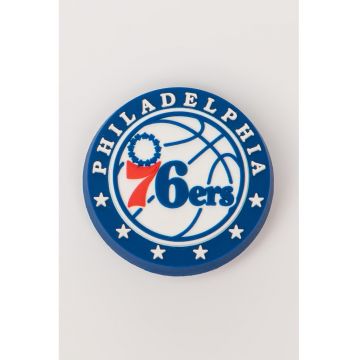 Talisman pentru saboti Jibbitz Philadelphia Team - Alb/Albastru royal