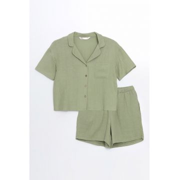 Pijama cu pantaloni scurti si model texturat - Verde sparanghel