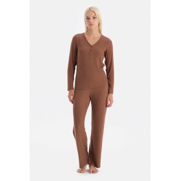 Pijama cu model uni si maneci lungi - Maro scortisoara