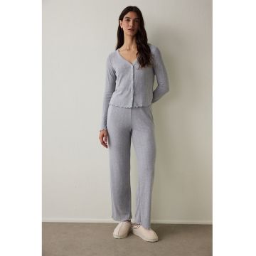 Pijama slim-fit cu decolteu in V - Gri