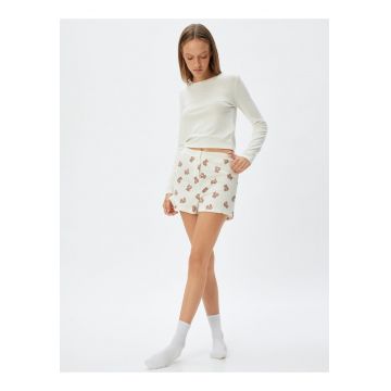 Pijama cu pantaloni scurti cu model si urs si nasturi - Alb fildes