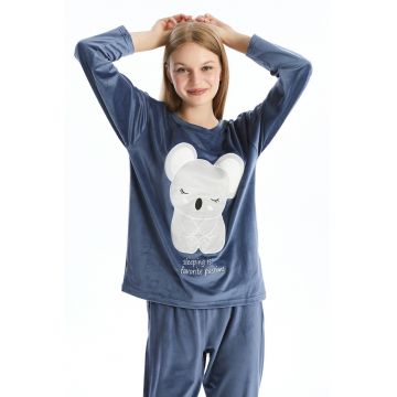 Pijama din catifea cu aplicatie frontala - Alb/Albastru lavanda