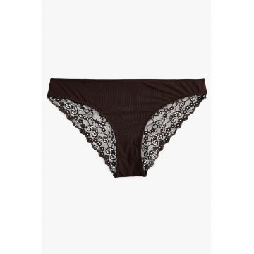 Chiloti cu garnituri de dantela