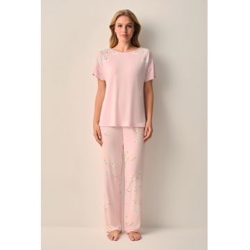 Pijama cu croiala lejera si model floral - Alb/Roz pastel