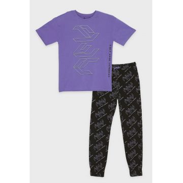 Pijama cu imprimeun logo -