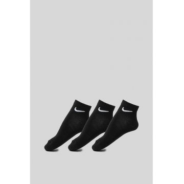 Set de sosete unisex din material usor - cu tehnologie Dri-Fit Everyday - 3 perechi - Negru