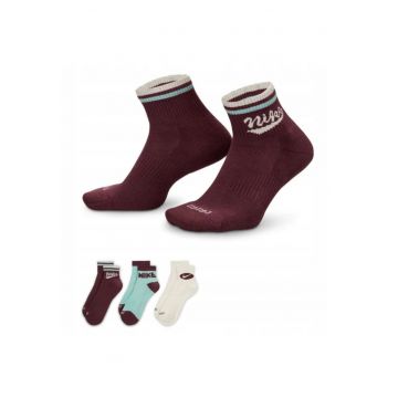 Sosete Sport -  HJ9340-904 - Multicolor - Tehnologia Dri-Fit Asigura Uscare Si Confort - Amortizare Suplimentara La Mers Si Banda De Sustinere Pentru Stabilitate Si - Maro inchis