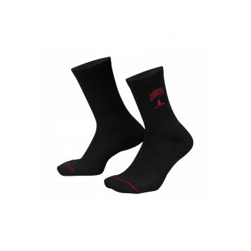 Sosete Sport -  Jordan Everyday Hj2434-010 - Marime 34-38 - Negru - Material Respirabil Pentru Confort Si Prospetime - Constructie Elastica Adaptabila Pe Picior - Evacuare Eficienta A Umiditatii - Executie Foarte Durabila