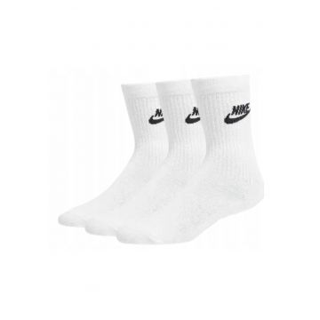 Set Sosete Sport  DX5025 100 Marime 42 46 Alb Tehnologie Dri Fit Pentru Uscare Rapida Material Moale Si Elastic Ce Se Adapteaza Pe Picior Calcaie Si Varfuri Intarite Rezistente Plasa Pentru Ventilatie Optima 3 Perechi