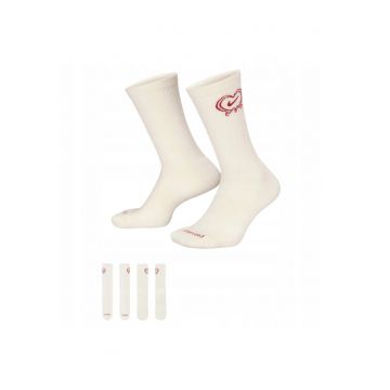 Set Sosete Sport  Everyday IH8626 133 Marime 42 46 Tehnologie Dri Fit Ce Indeparteaza Umezeala Tricot Moale Cu Continut Ridicat De Bumbac Material Respirabil Pentru Confort Textil Ajustare Elastica Pe Picior 3 Pachete
