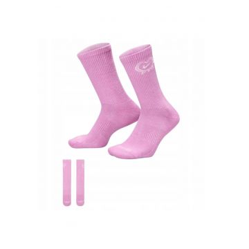 Sosete Sport  Everyday IH8626 503 Marime 42 46 Roz Tehnologie Dri Fit Ce Indeparteaza Umezeala Tricot Moale Din Bumbac Inalt Material Extrem De Respirabil Pentru Confort Sporit Ajustare Elastica Pe Forma Piciorului