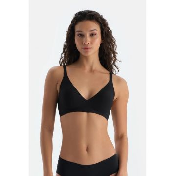 Sutien cu cupe triunghiulare - fara cusaturi - Negru