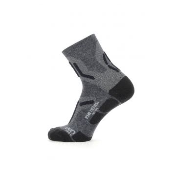 Sosete scurte cu model pentru trekking 12069 - Negru/Gri